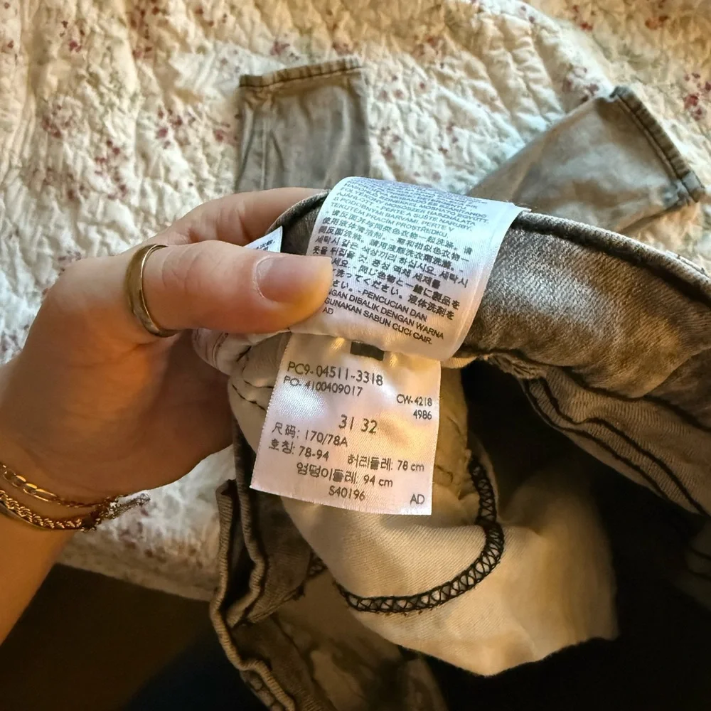 Levi's Jeans - Picture 3 of 3